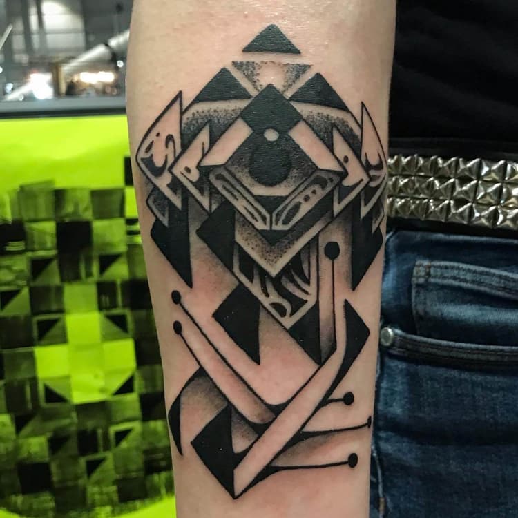 tatouage géométrique strasbourg, tatouage graphique strasbourg, tatouage dotwork strasbourg