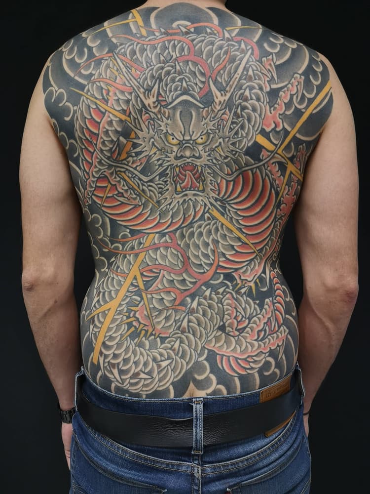tatouage japonais strasbourg, tatouage traditionnel japonais strasbourg, tatouage Irezumi strasbourg