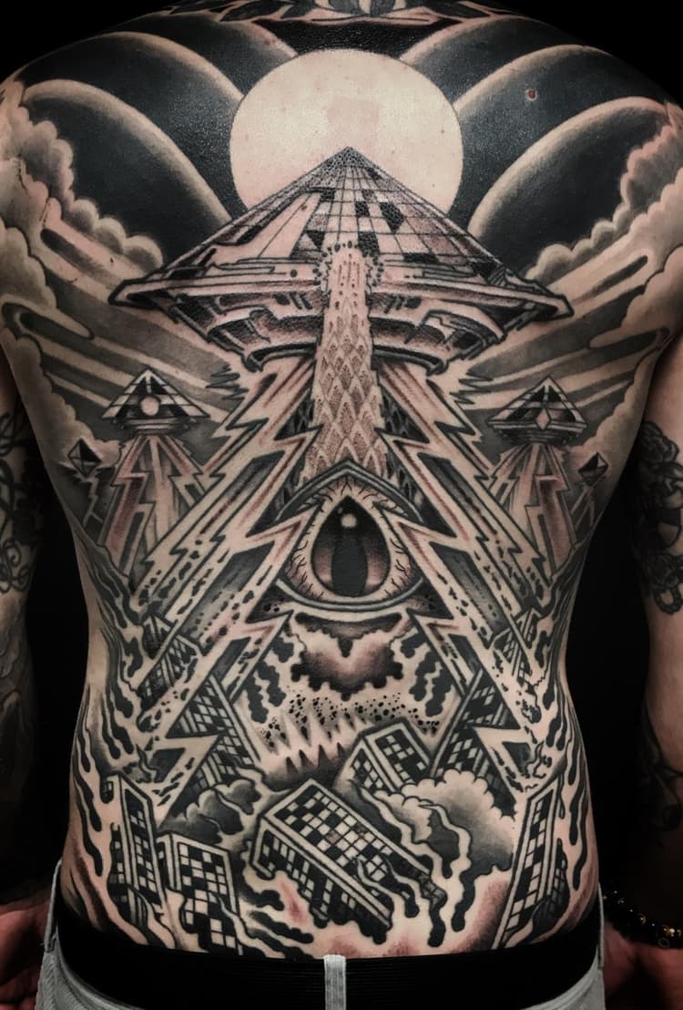 tatouage géométrique strasbourg, tatouage graphique strasbourg, tatouage dotwork strasbourg