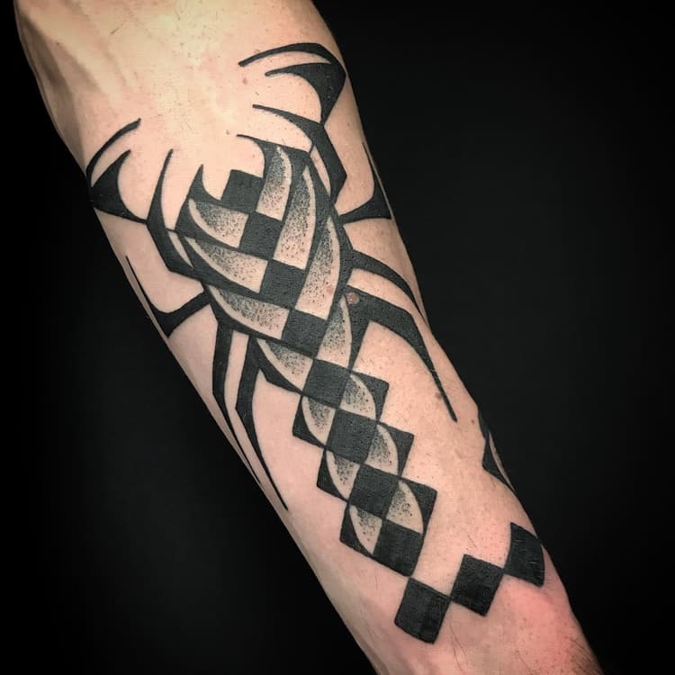 tatouage géométrique strasbourg, tatouage graphique strasbourg, tatouage dotwork strasbourg